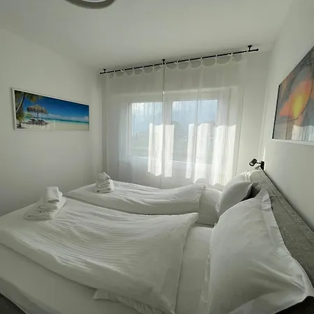 Apartment Perlissima, View And Pool